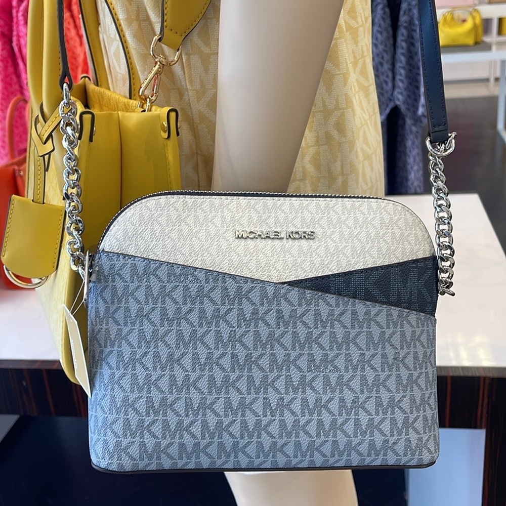 Michael Kors Jet Set Travel Md Signature Logo Color Block Dome Crossbody
ADMIRAL - Picture 6 of 16